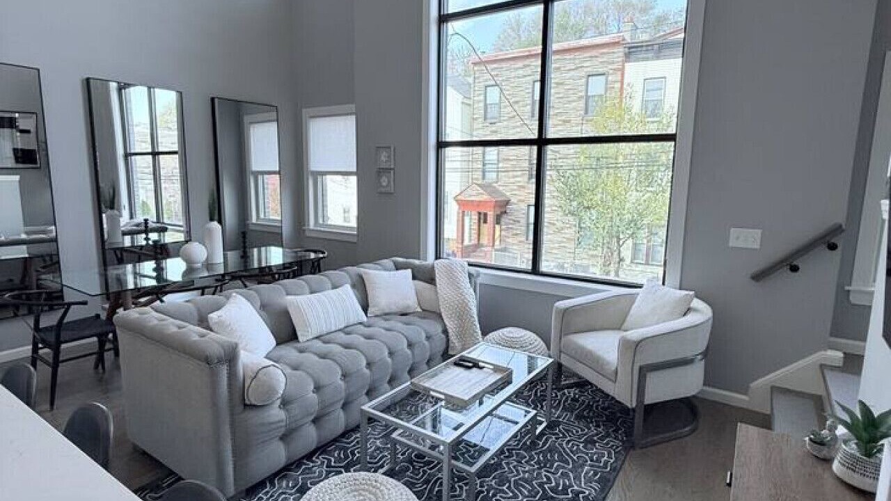 Photo of Livingroom in Communipaw