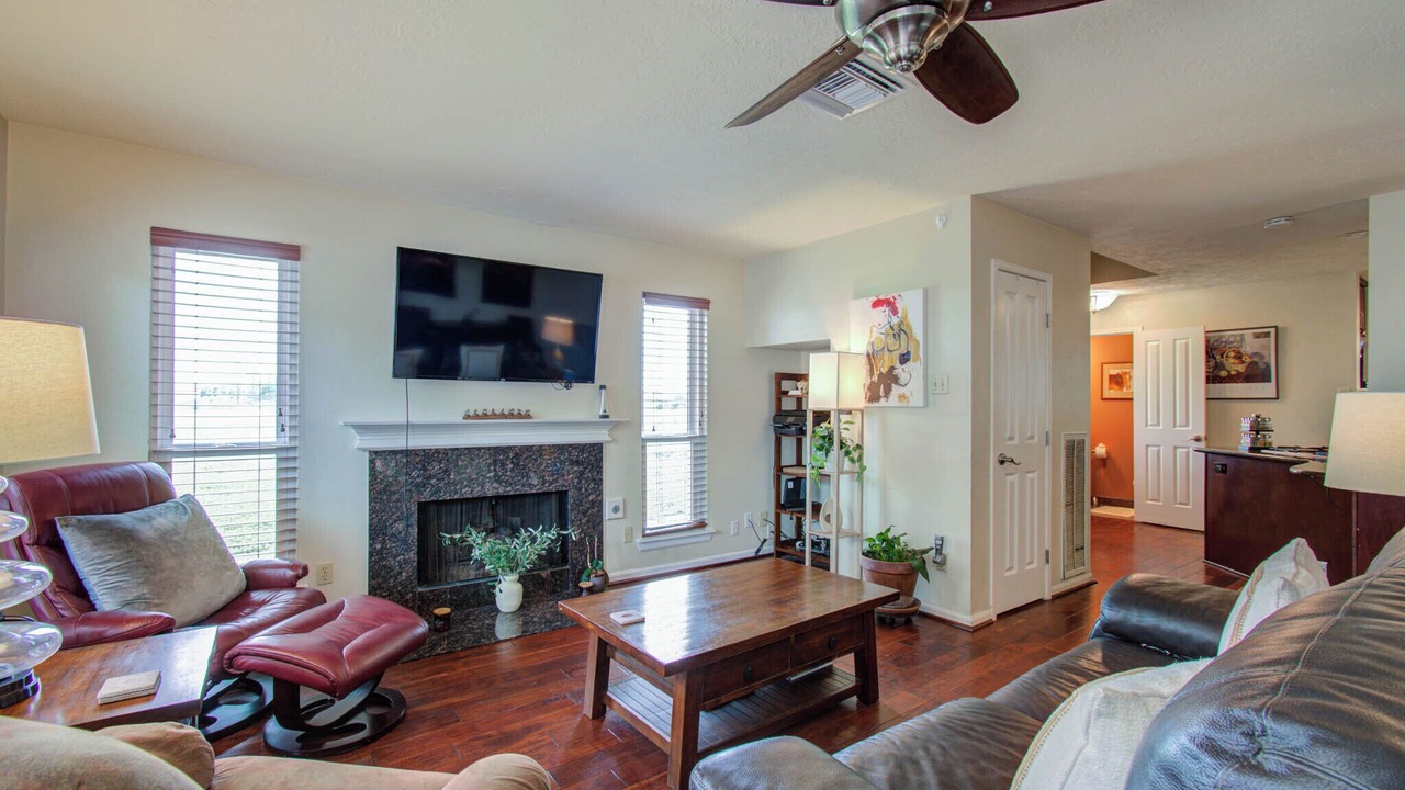 Photo of Livingroom in Nassau Bay
