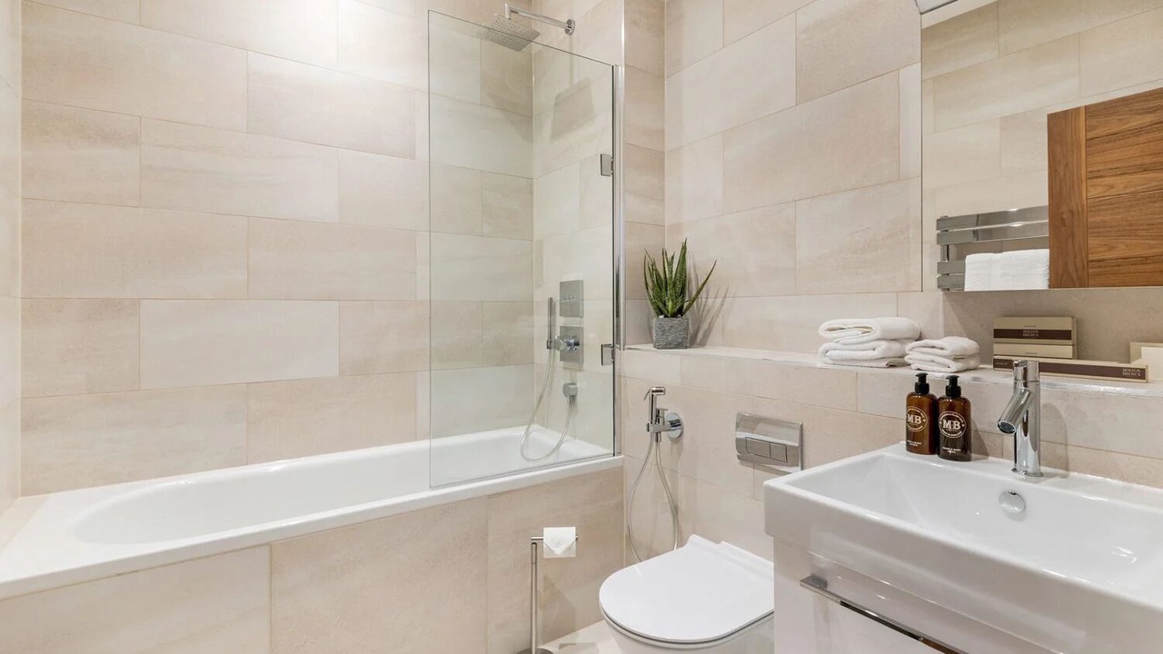 Photo of Bathroom in Queen's Gate