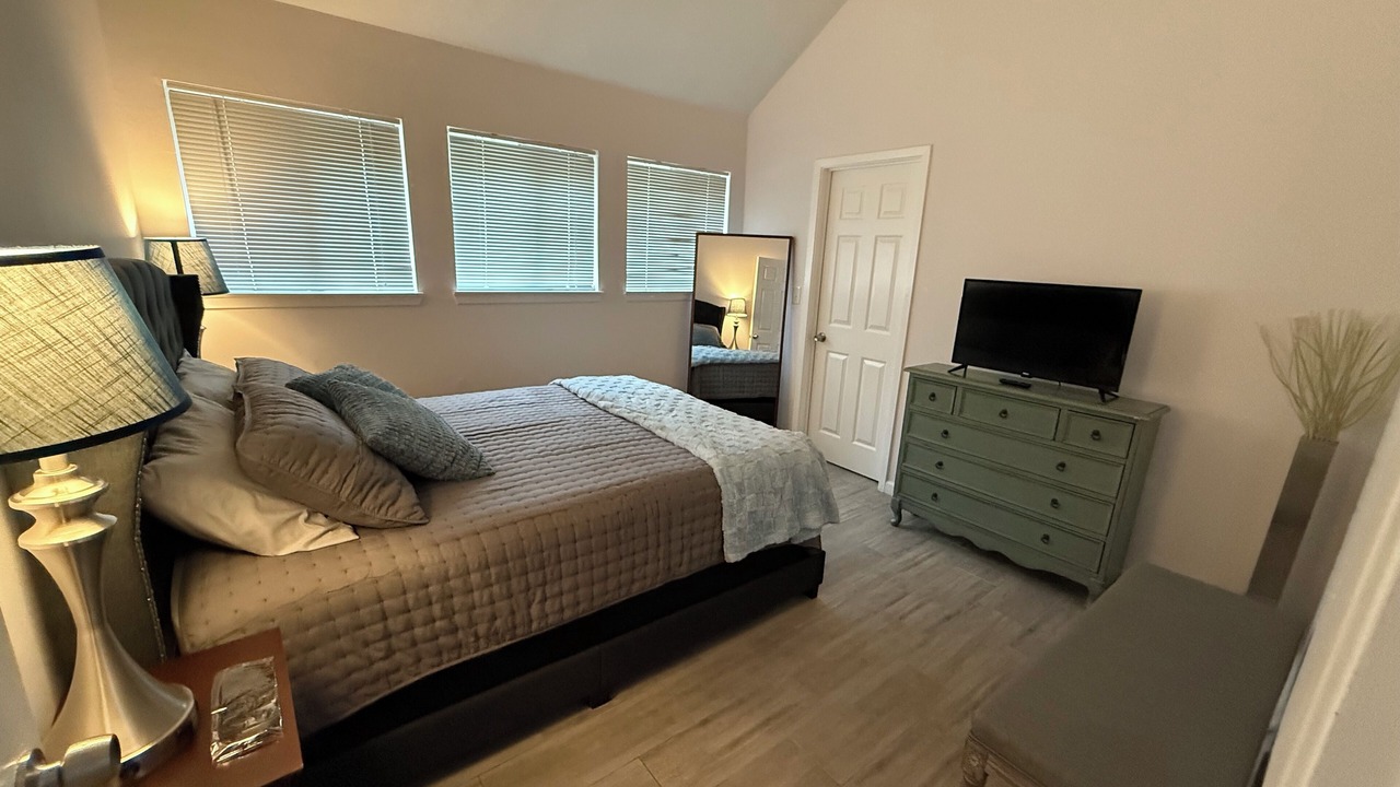 Photo of Bedroom in Lakeway