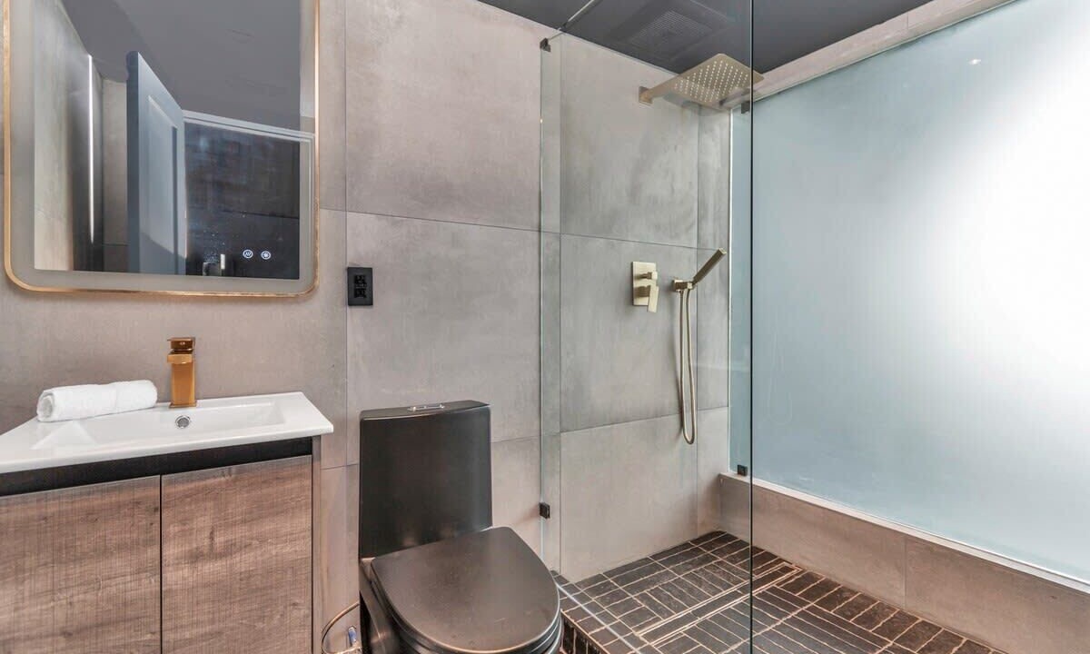 Photo of Bathroom in South Central Houston