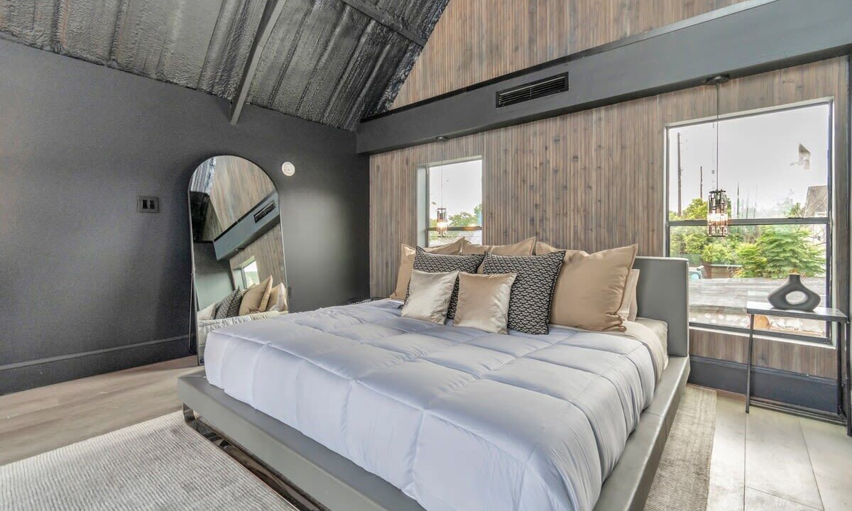 Photo of Bedroom in South Central Houston
