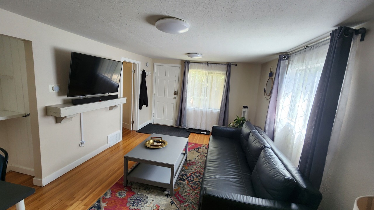 Photo of Livingroom in North College Park