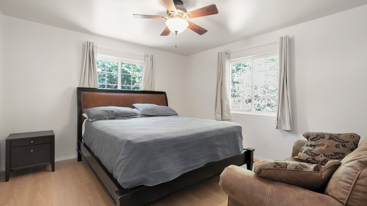 Photo of Bedroom in Lilliwaup