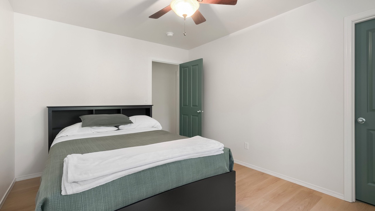 Photo of Bedroom in Lilliwaup