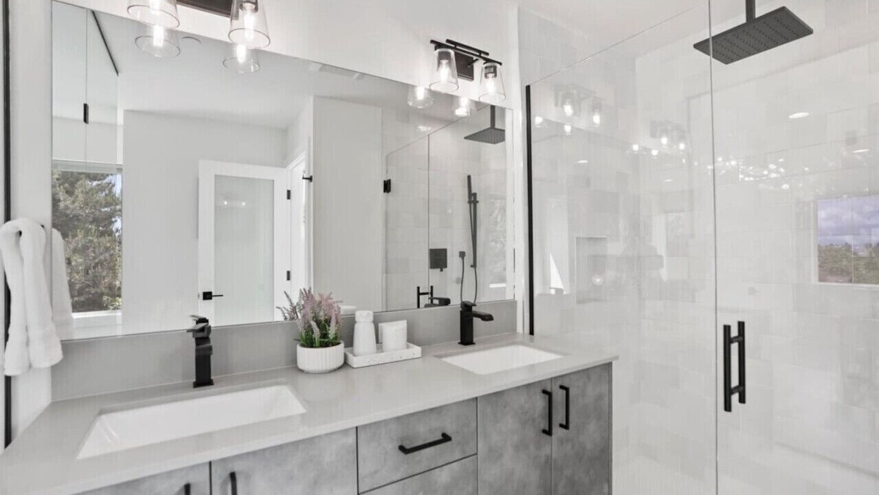 Photo of Bathroom in Green Lake