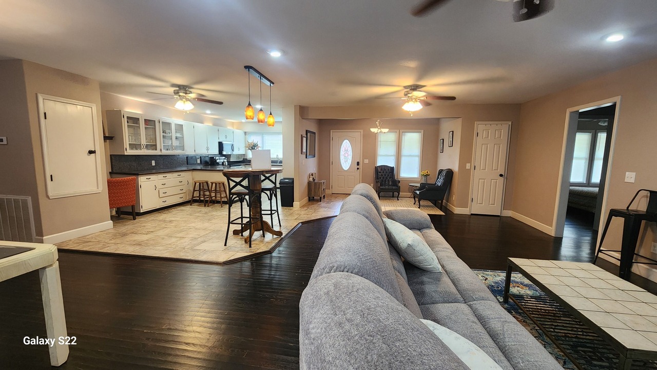 Photo of Livingroom in Clarksville