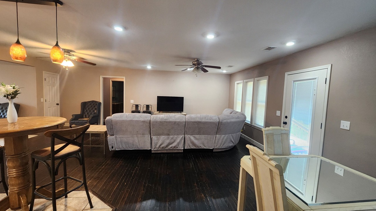 Photo of Livingroom in Clarksville