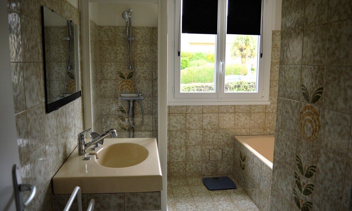 Photo of Bathroom in Cresserons