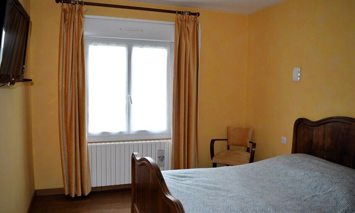 Photo of Bedroom in Cresserons