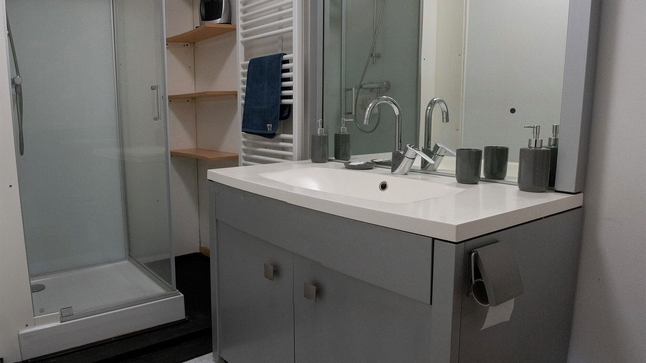 Photo of Bathroom in Oeuilly