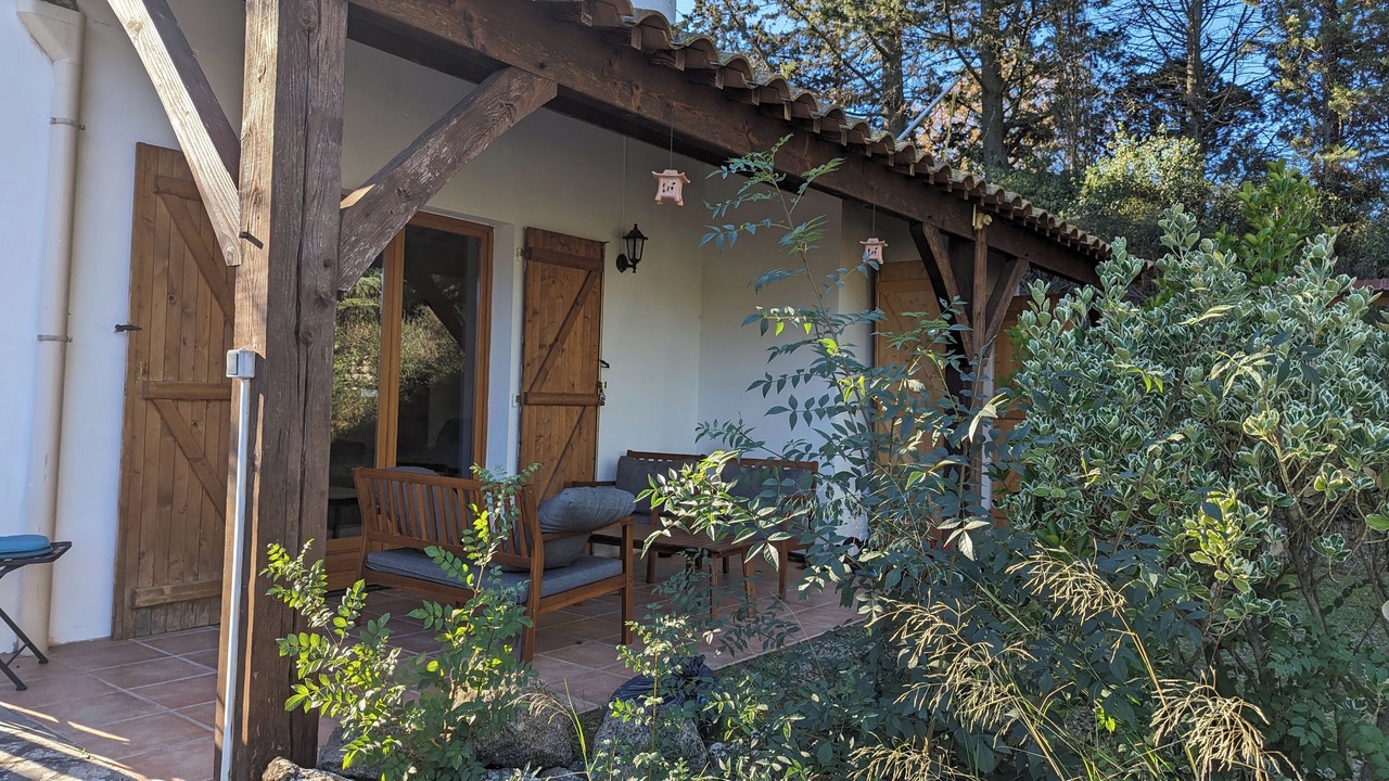 Photo of Patio Balcony in Saint-Martin-des-Puits