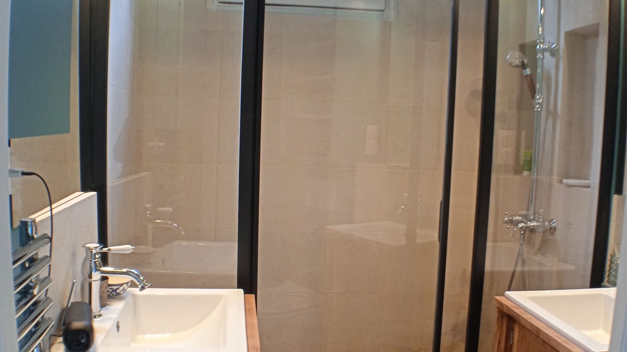 Photo of Bathroom in Saint-Cloud
