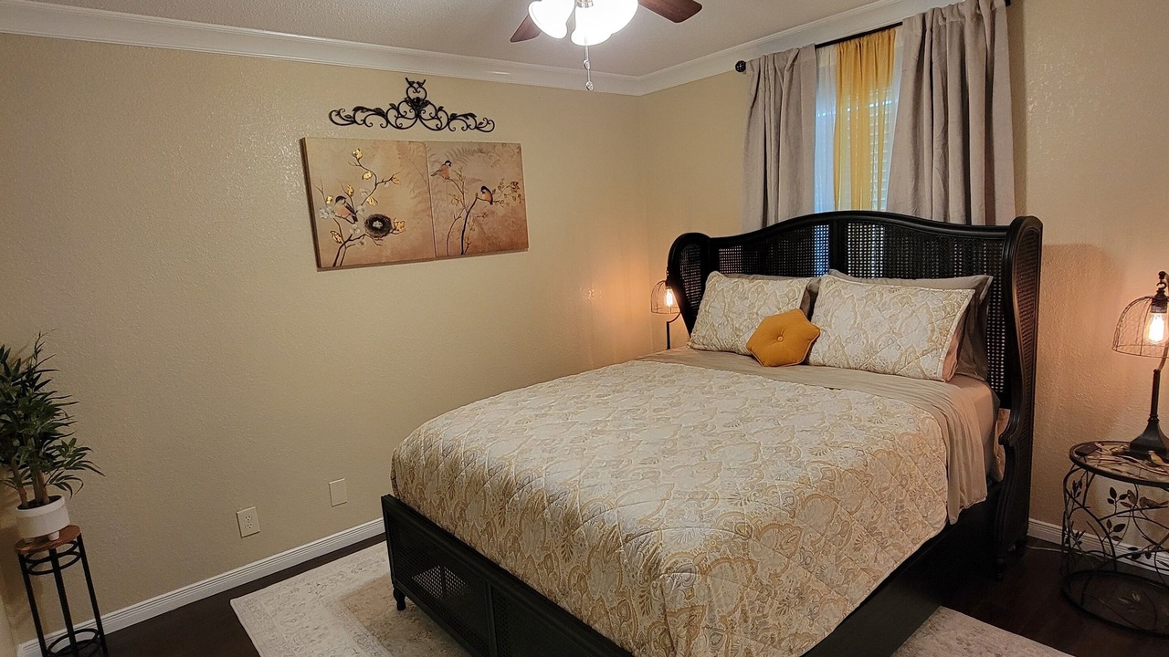 Photo of Bedroom in Orange