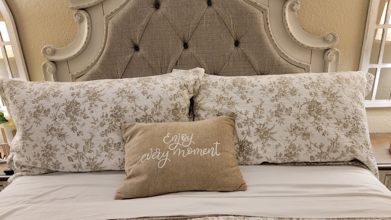 Photo of Bedroom in Orange