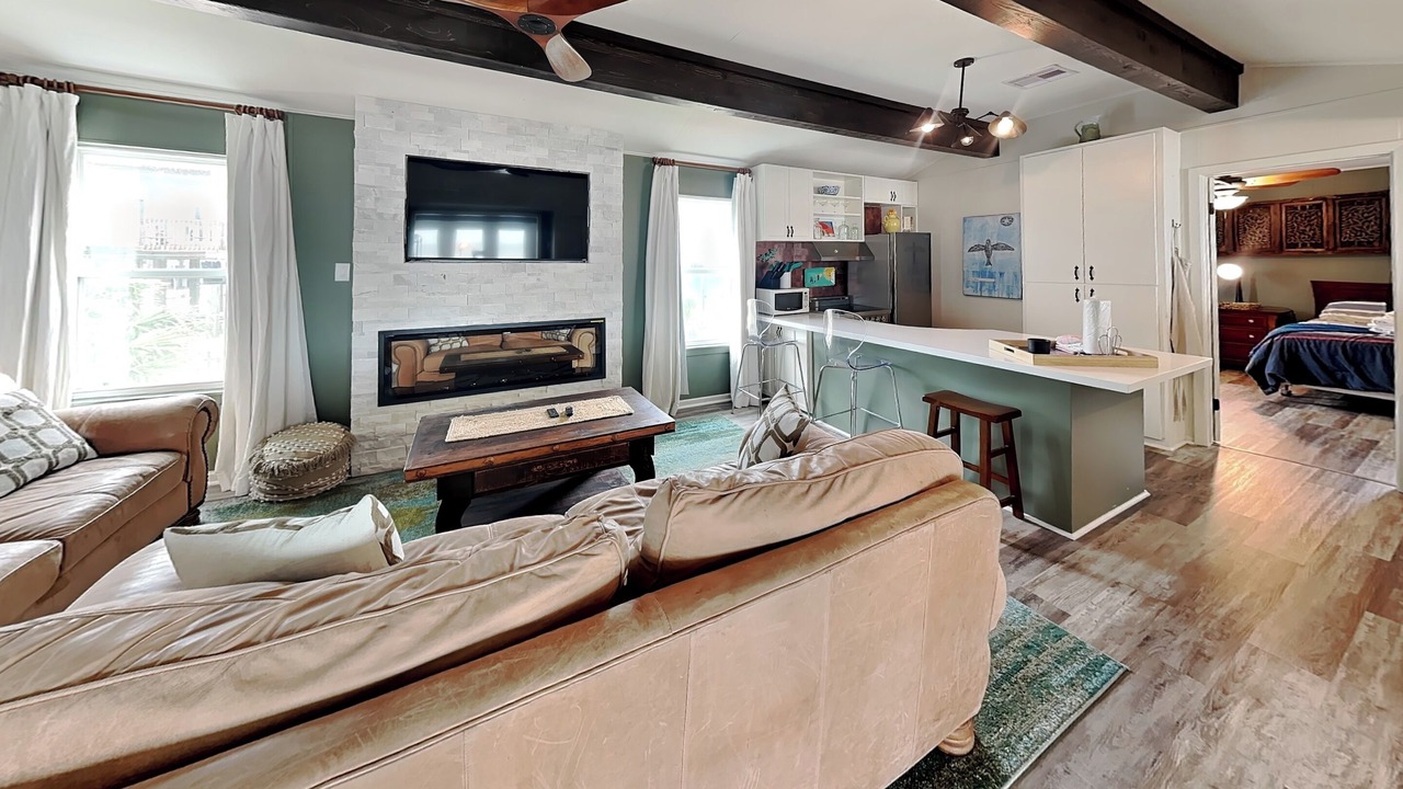 Photo of Livingroom in Bermuda Beach