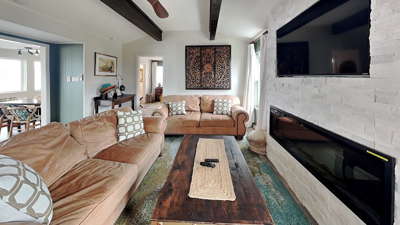 Photo of Livingroom in Bermuda Beach