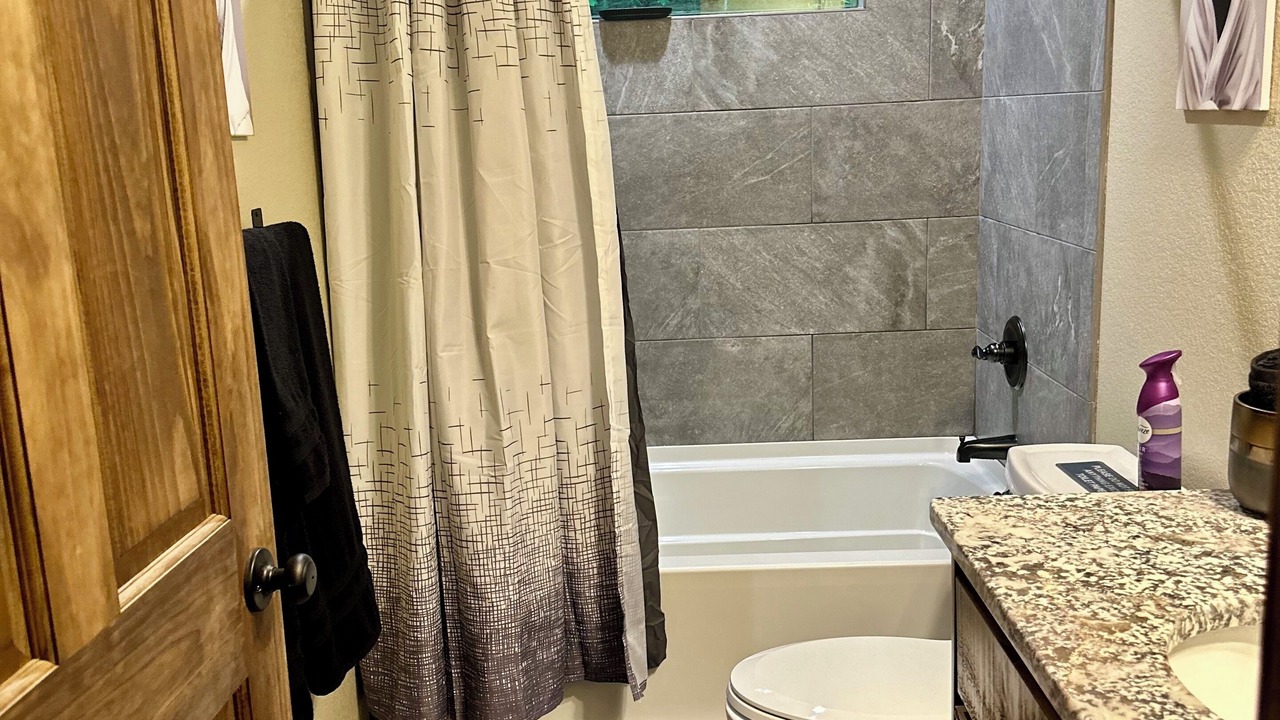 Photo of Bathroom in Unaka