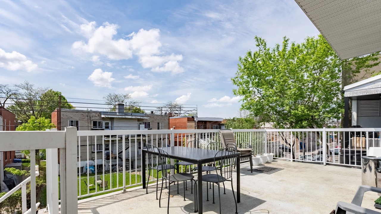 Photo of Outdoor in Youville