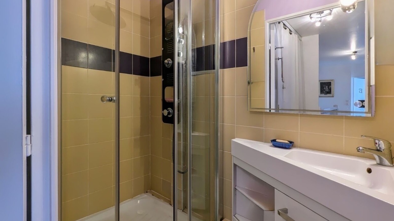 Photo of Bathroom in Meulan-en-Yvelines