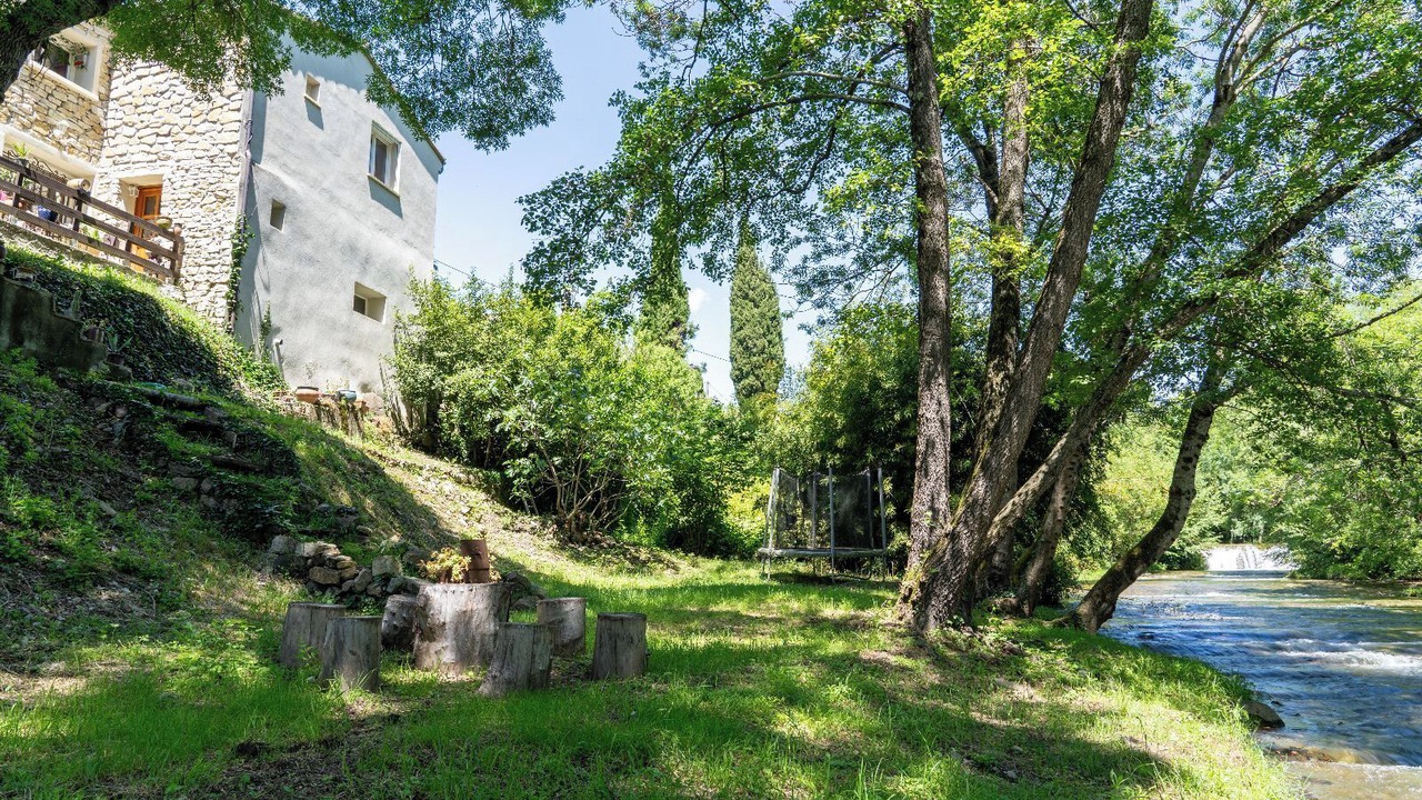 Photo of Outdoor in Alba-la-Romaine