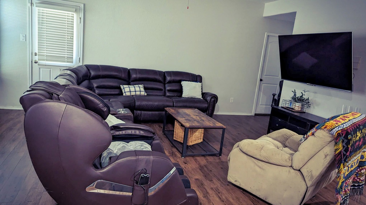 Photo of Livingroom in Channelview