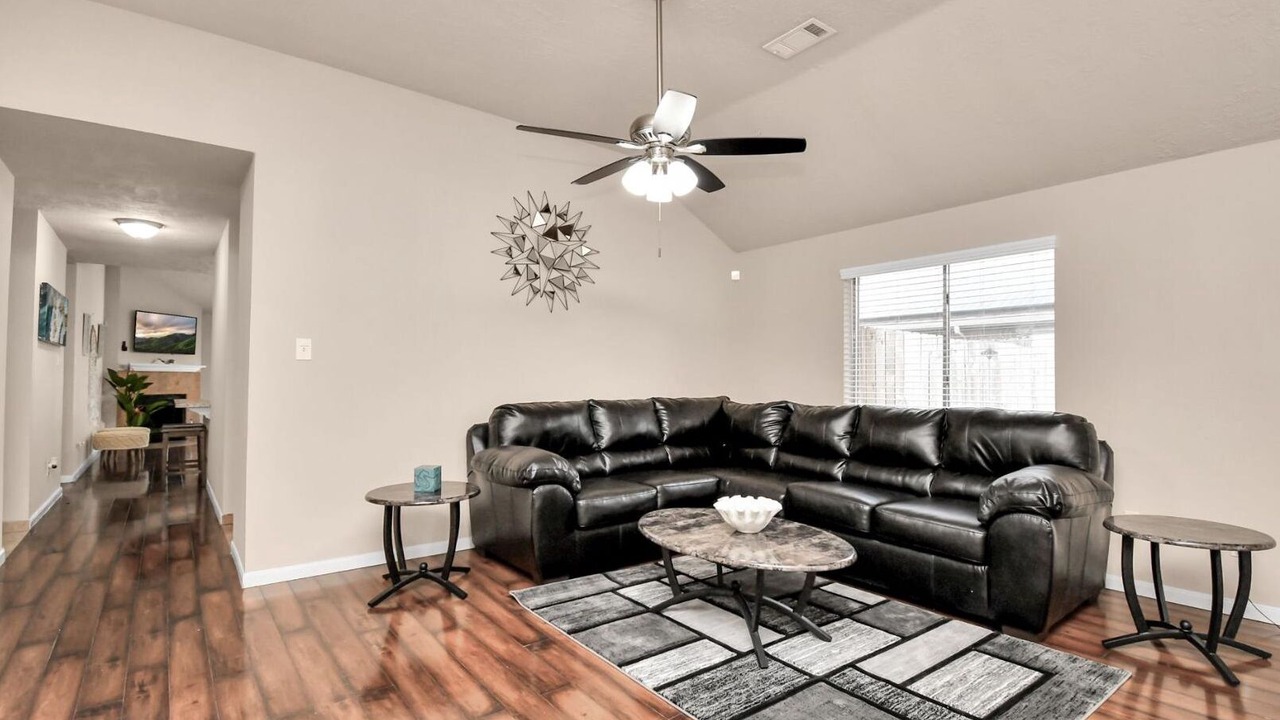 Photo of Livingroom in Tomball