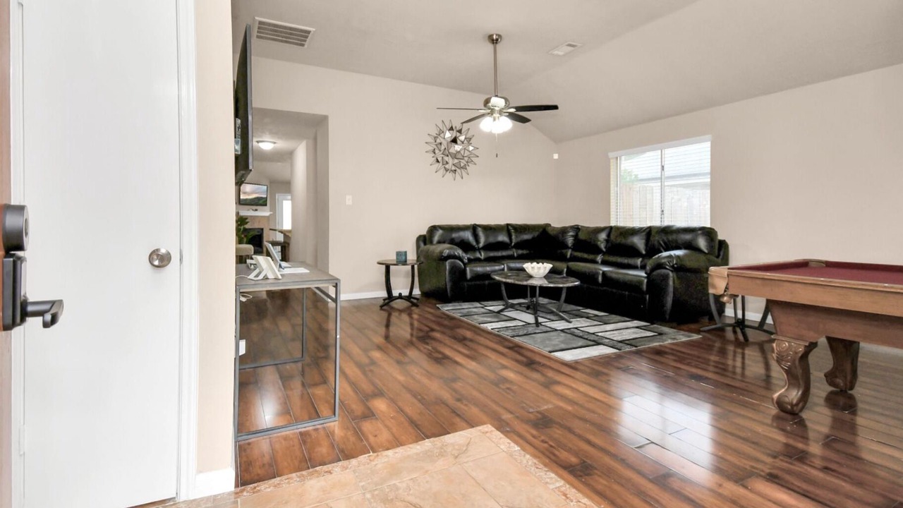 Photo of Livingroom in Tomball