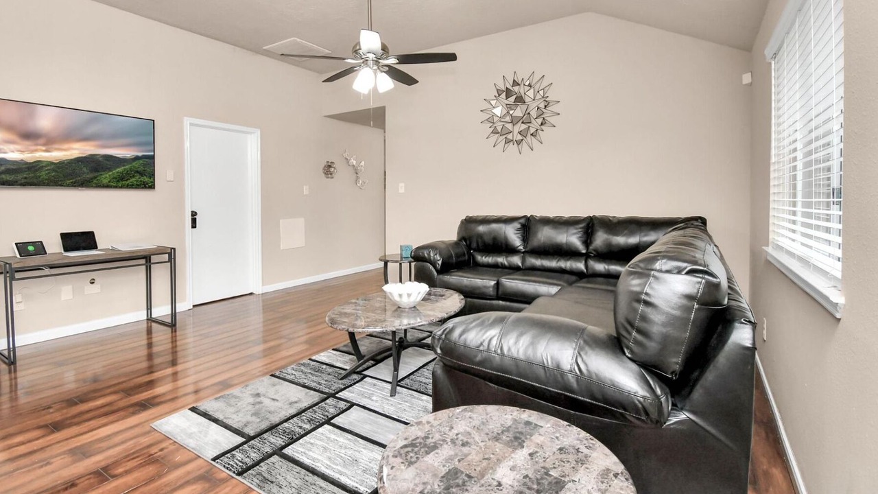 Photo of Livingroom in Tomball