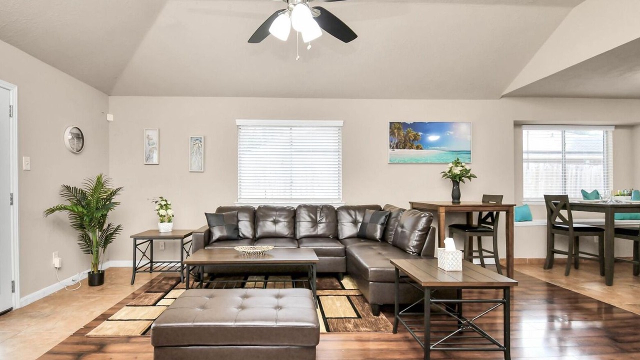 Photo of Livingroom in Tomball