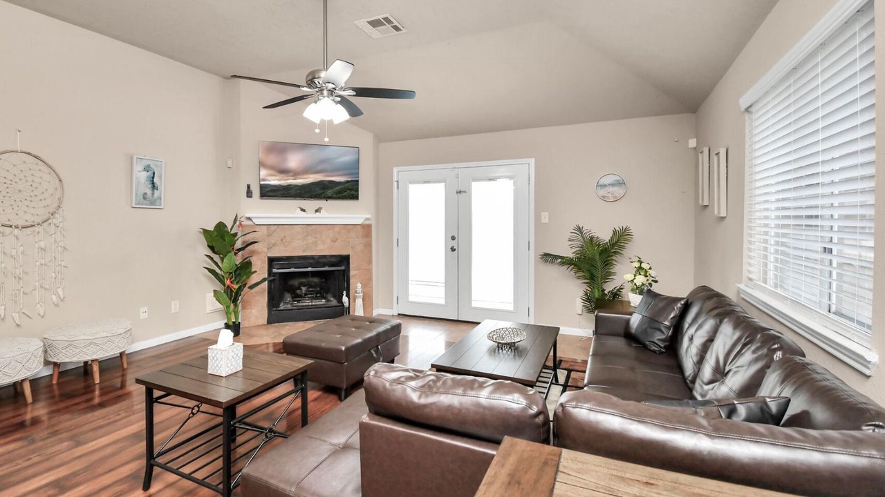 Photo of Livingroom in Tomball