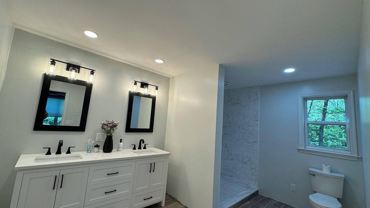 Photo of Bathroom in Rowland