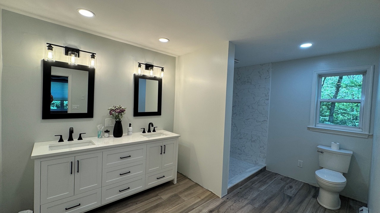 Photo of Bathroom in Rowland