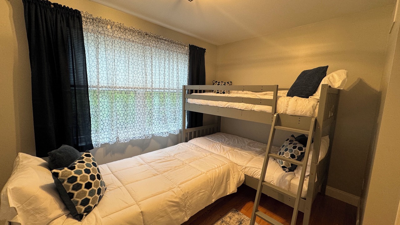 Photo of Bedroom in Rowland