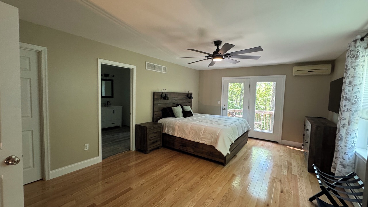 Photo of Bedroom in Rowland
