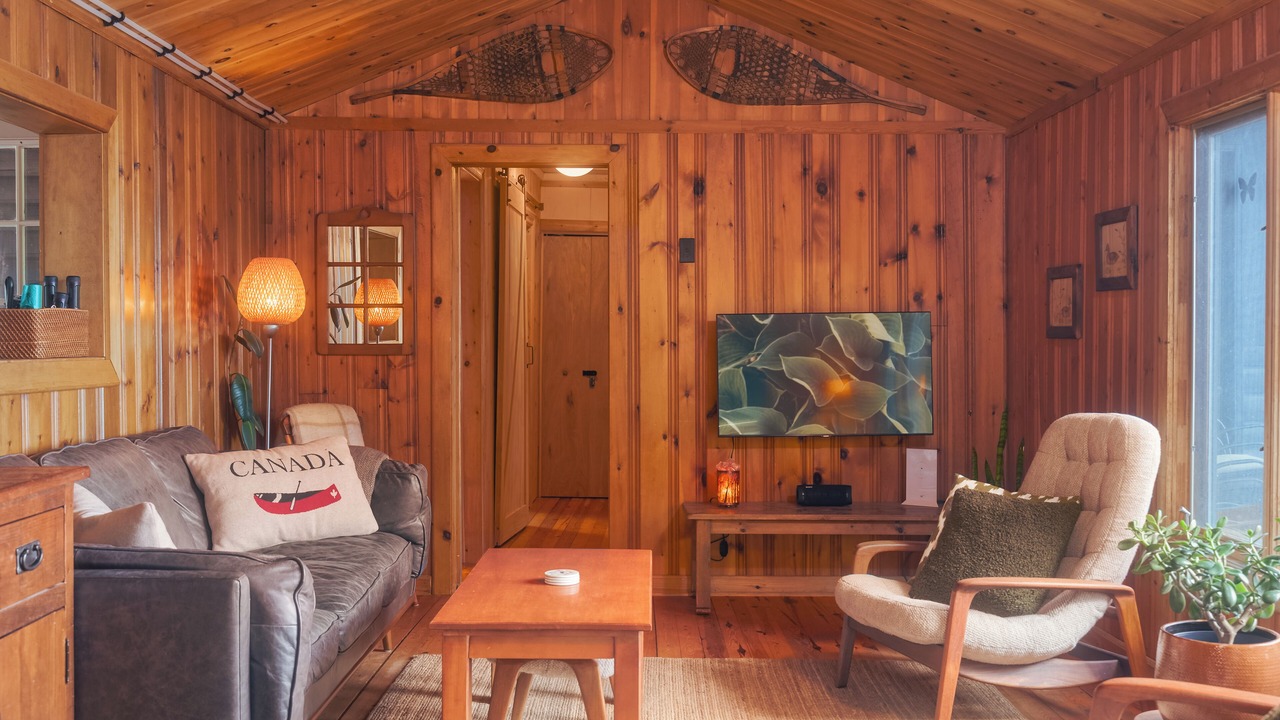 Photo of Livingroom in McMurrich/Monteith