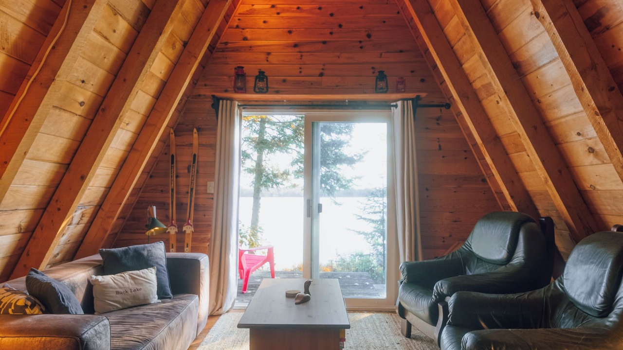 Photo of Livingroom in McMurrich/Monteith