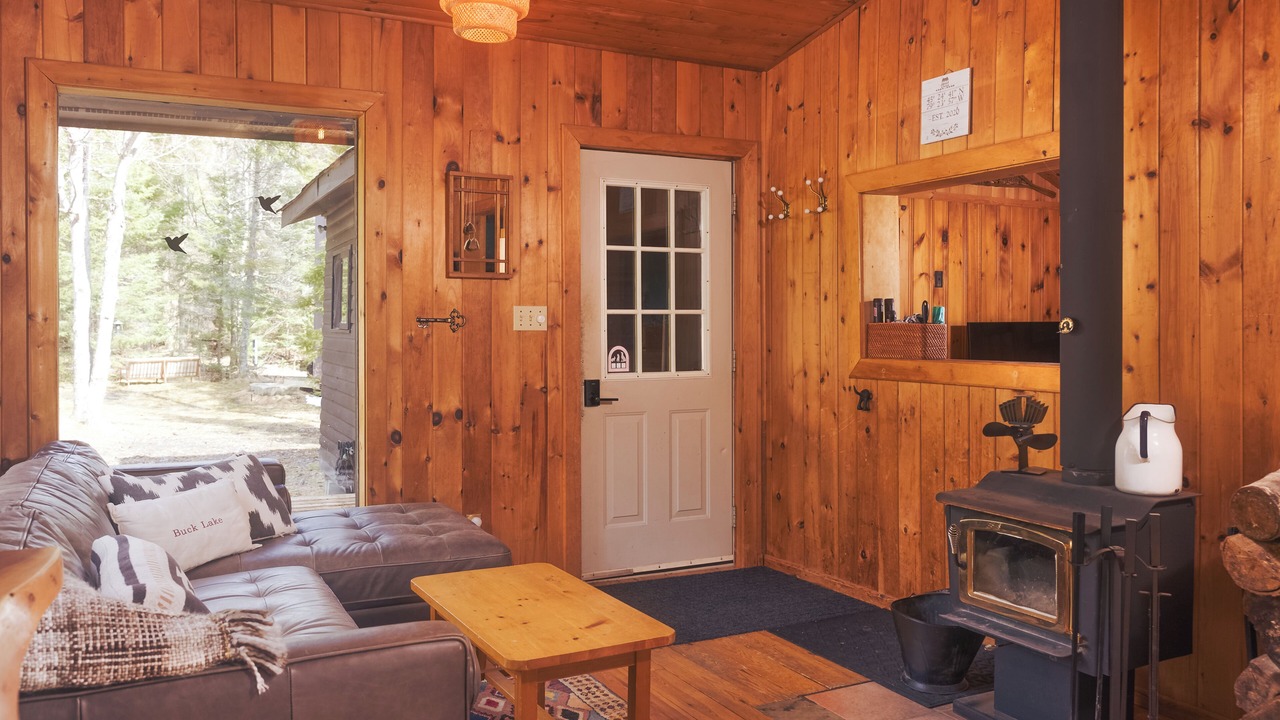 Photo of Livingroom in McMurrich/Monteith