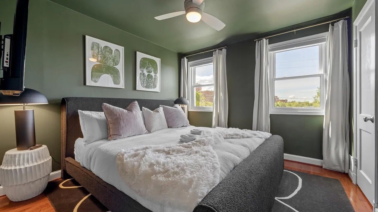 Photo of Bedroom in Del Ray