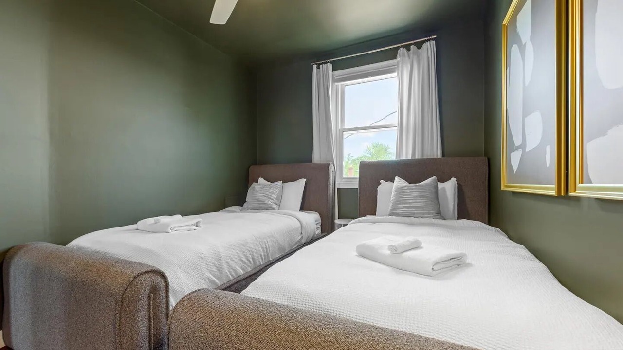 Photo of Bedroom in Del Ray