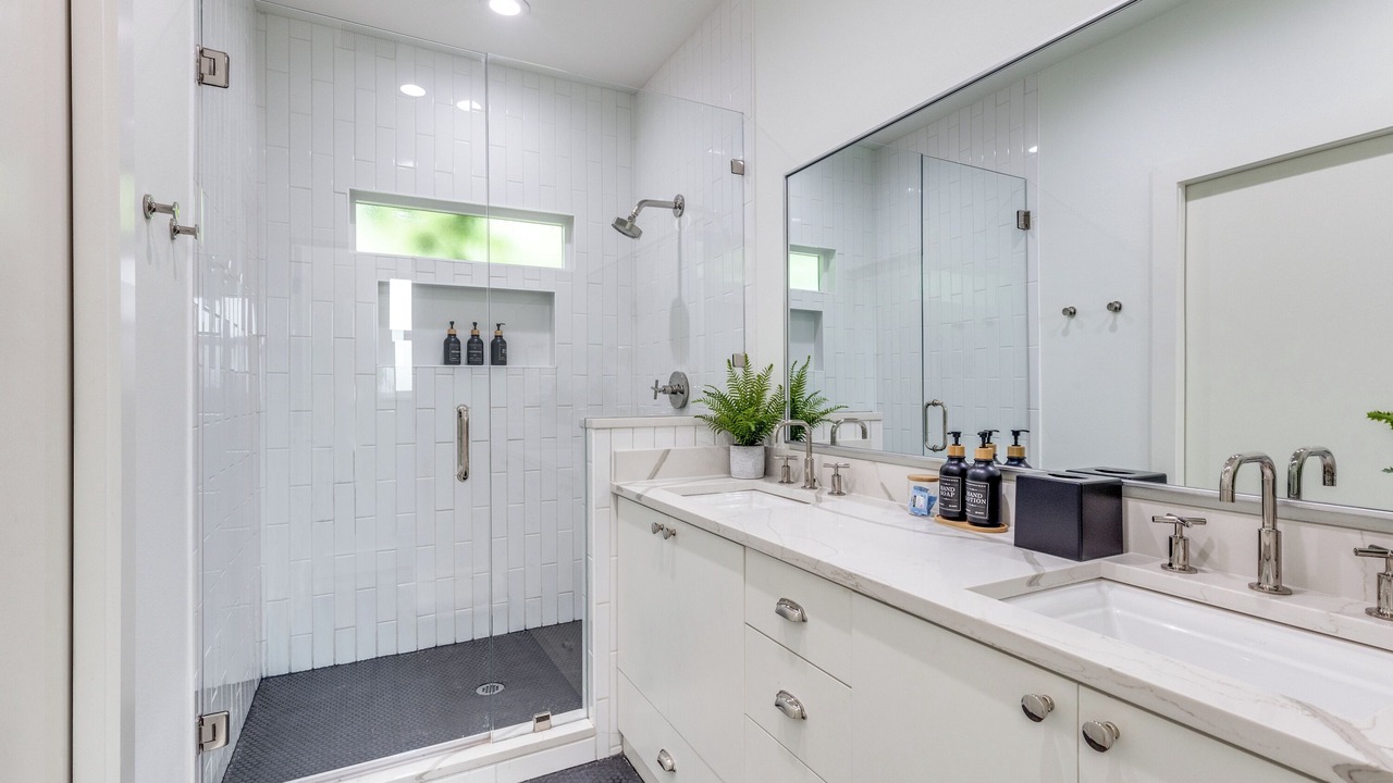 Photo of Bathroom in Fort Worth Cultural District