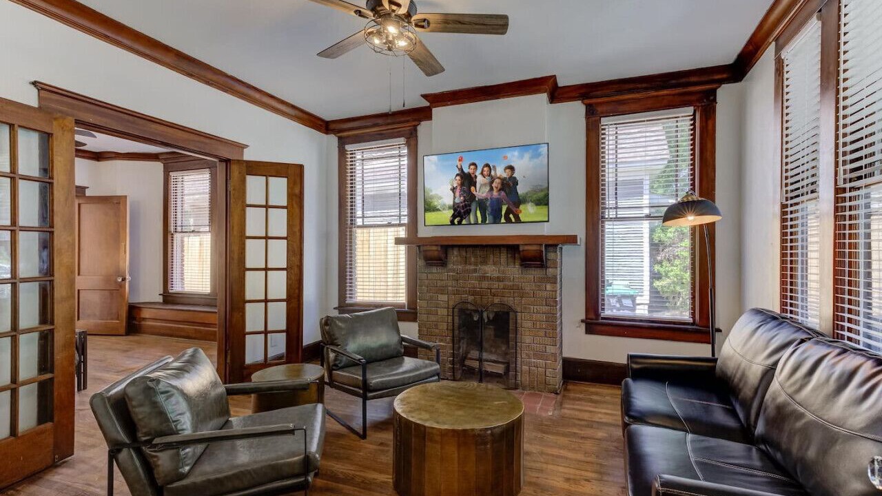Photo of Livingroom in Cooper-Young Historic District