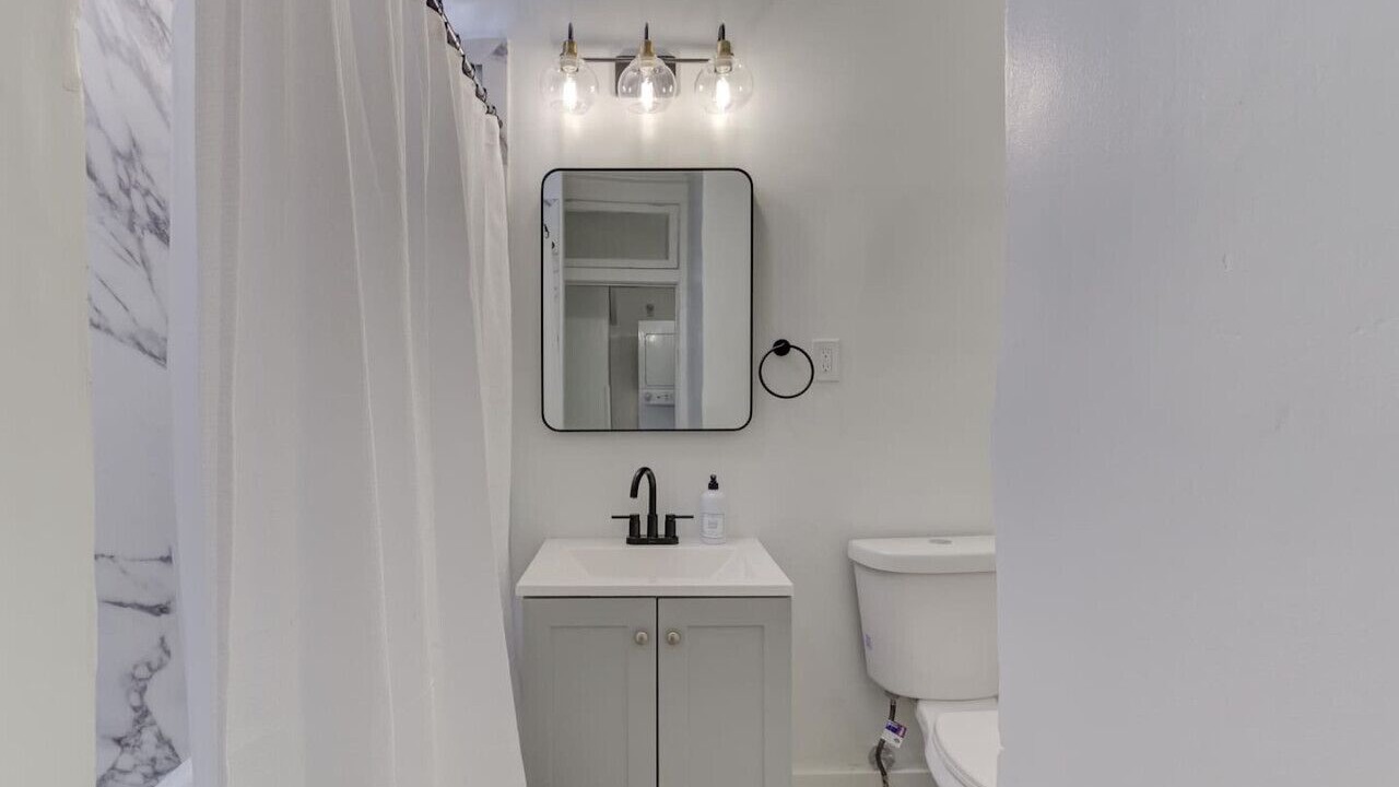 Photo of Bathroom in Cooper-Young Historic District