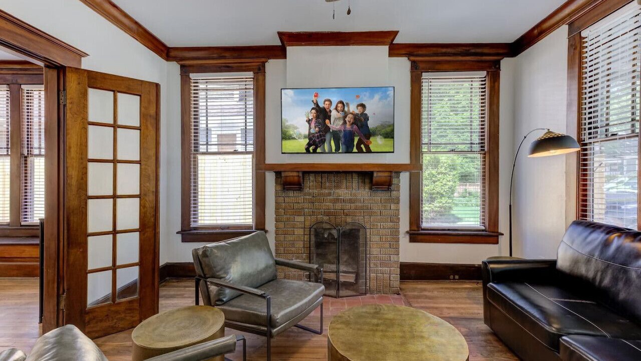 Photo of Livingroom in Cooper-Young Historic District