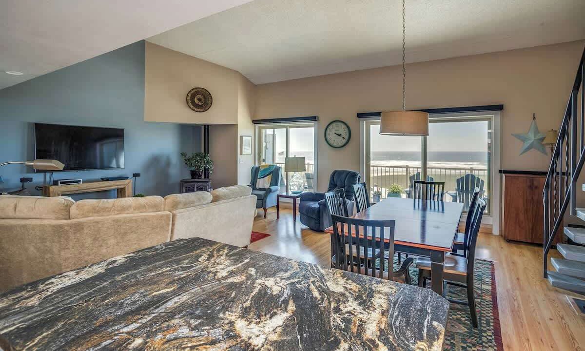 Photo of Livingroom in Gearhart