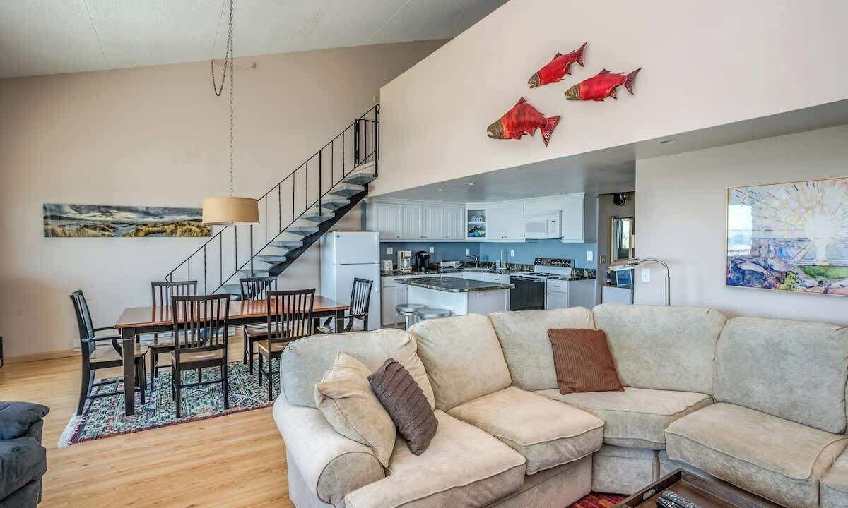 Photo of Livingroom in Gearhart
