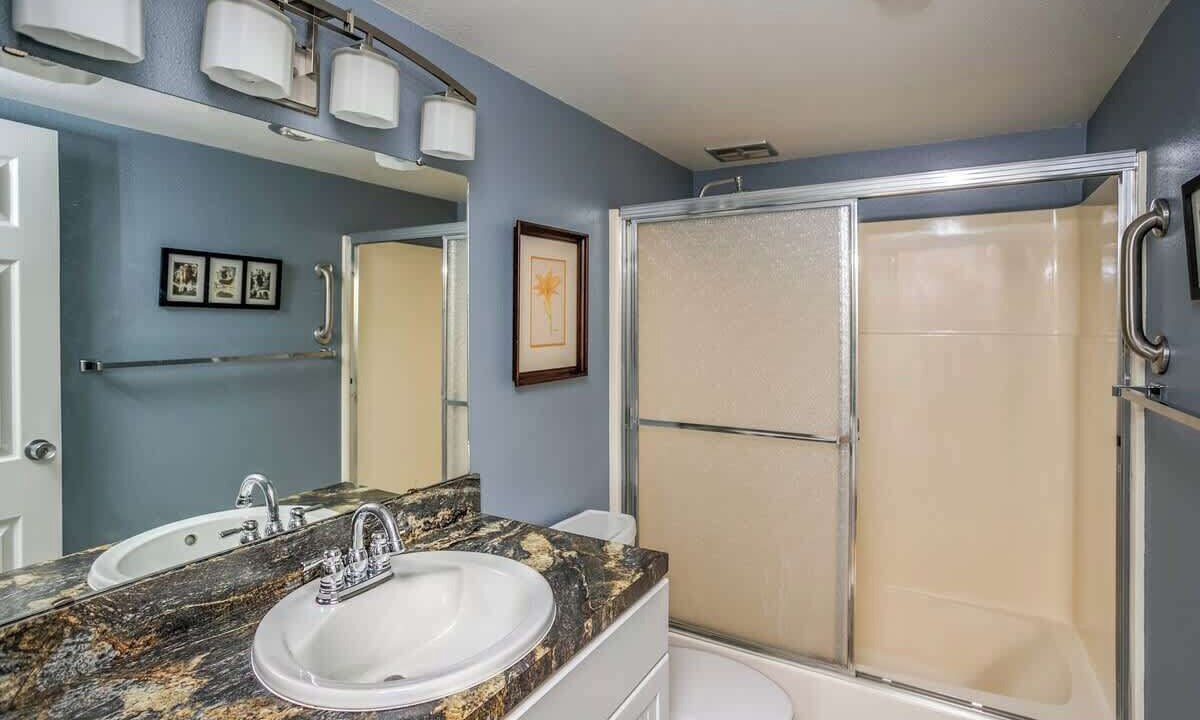Photo of Bathroom in Gearhart