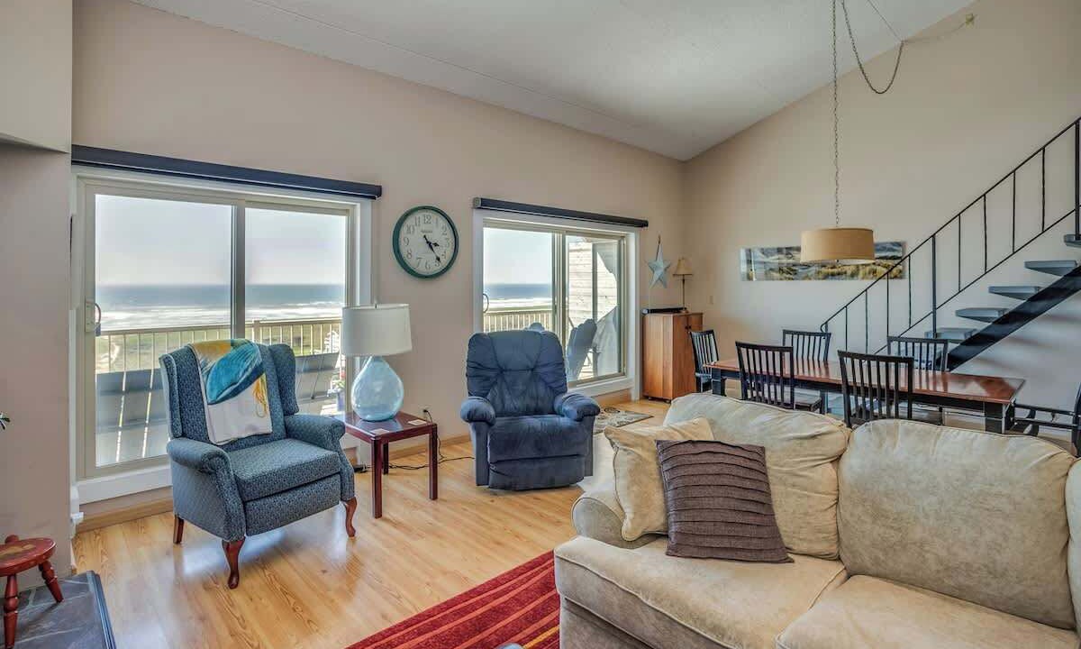 Photo of Livingroom in Gearhart