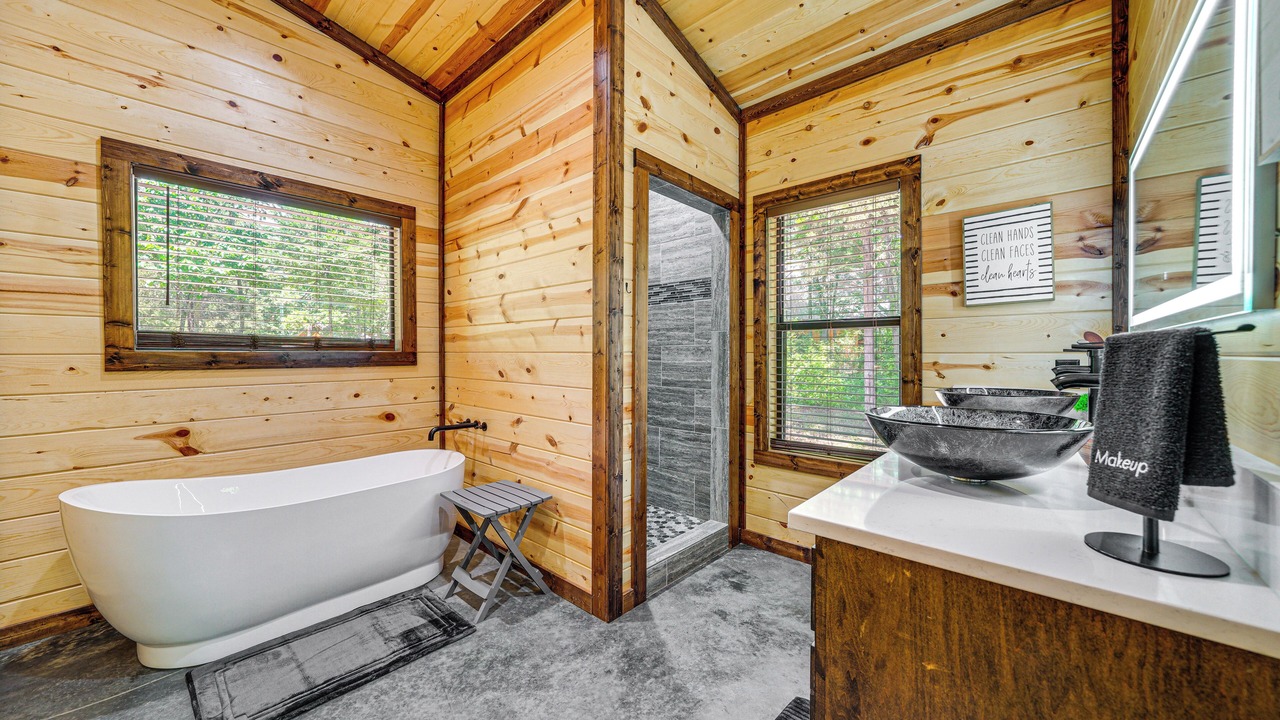 Photo of Bathroom in Broken Bow