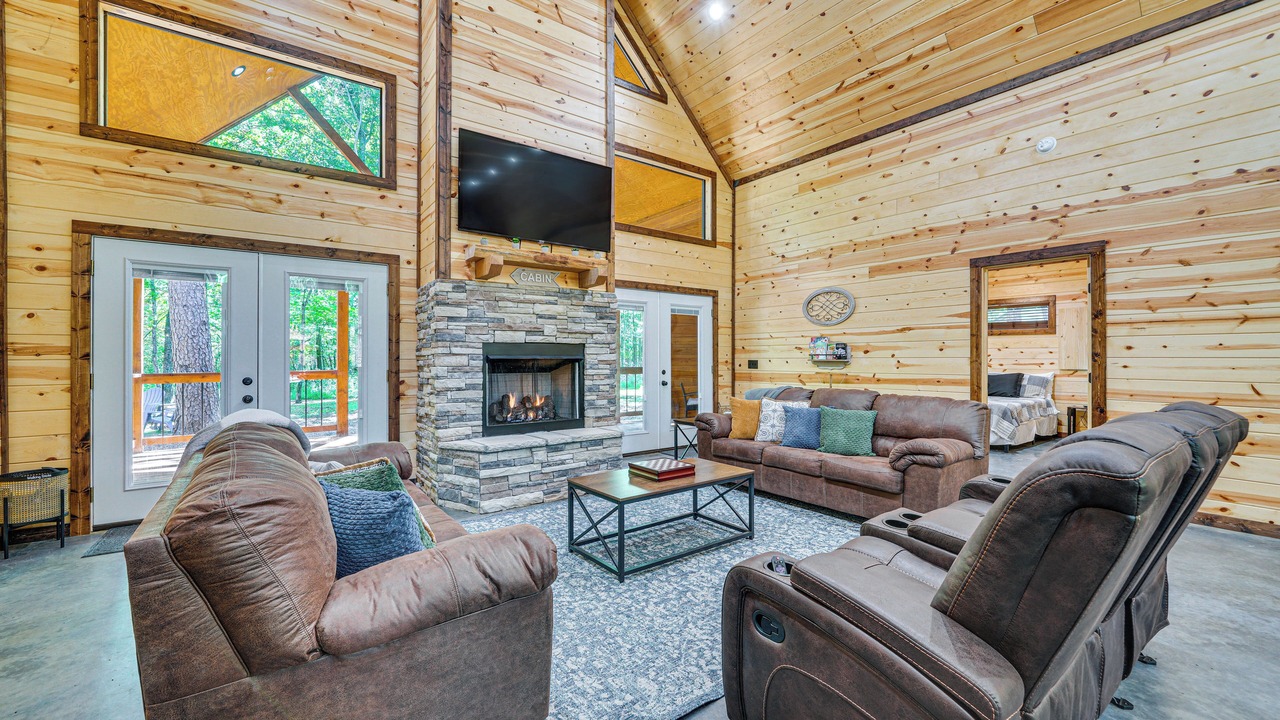 Photo of Livingroom in Broken Bow